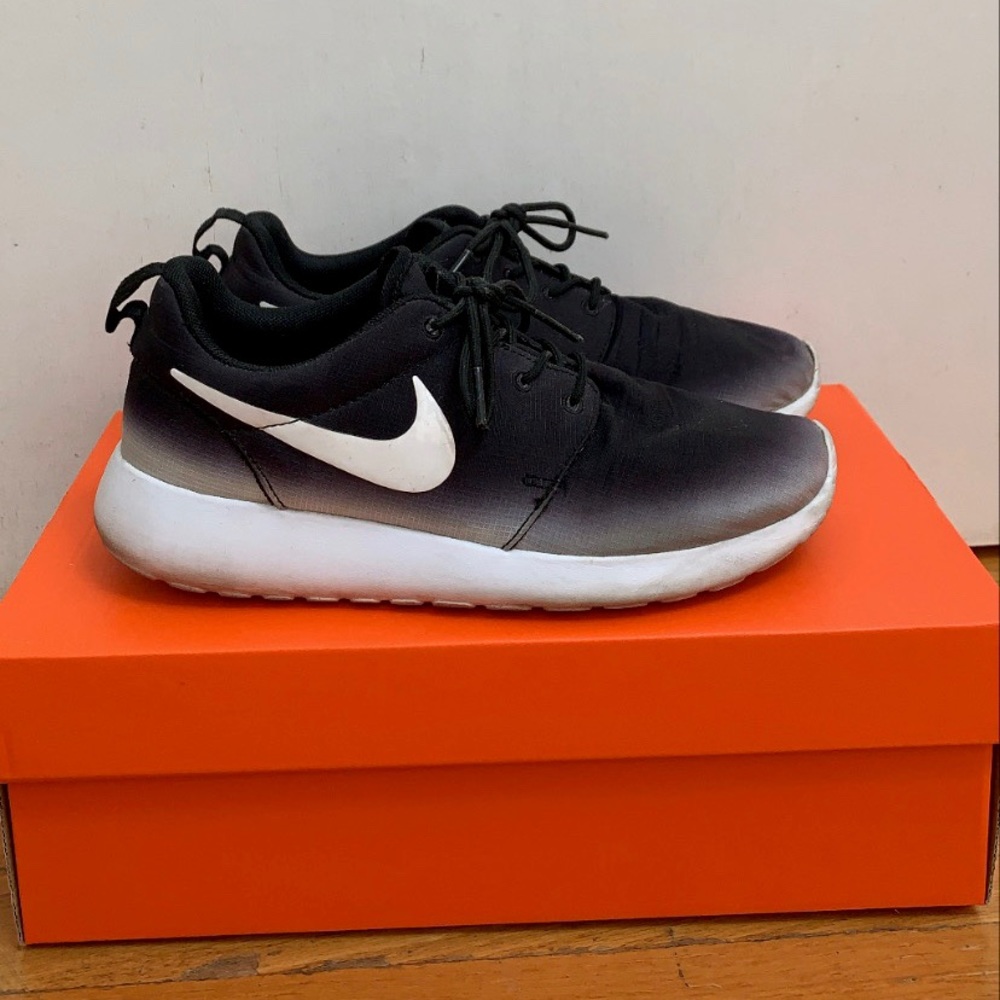 Women’s Nike Roshe Run Ombre, size 6.5
